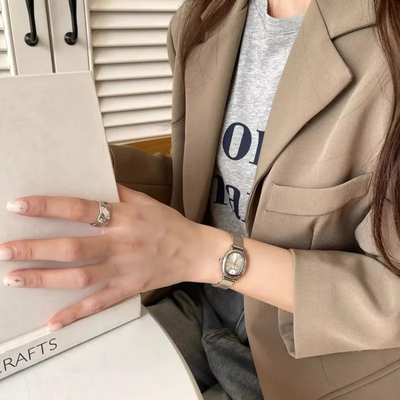 Зеленые часы с маленьким оваль – обзор и цена Lux Watch